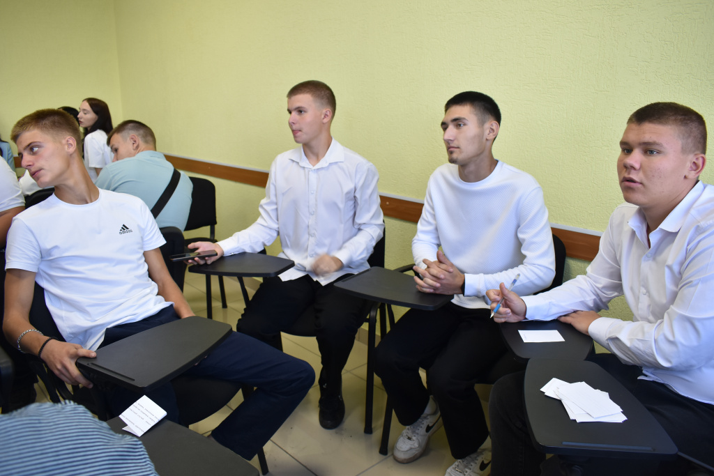 Волчихинский политехнический колледж День воинской славы.JPG